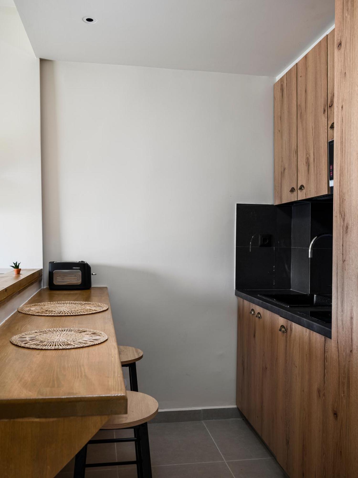 Loadstar Rooms & Suites Kontokali Exterior foto